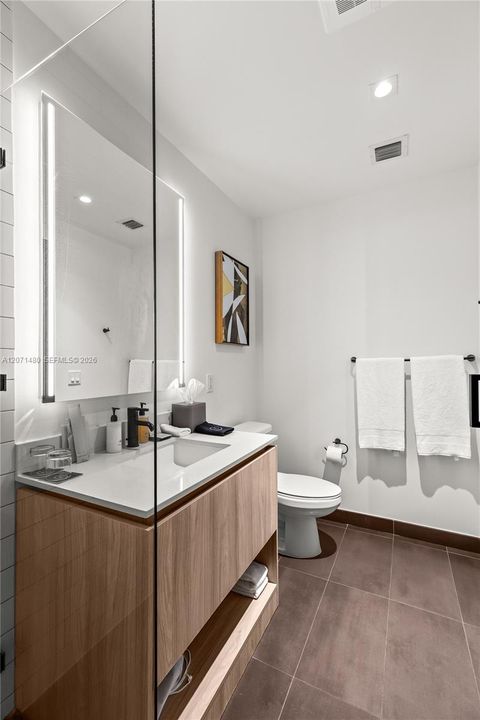 For Sale: $1,225,000 (3 beds, 3 baths, 1135 Square Feet)