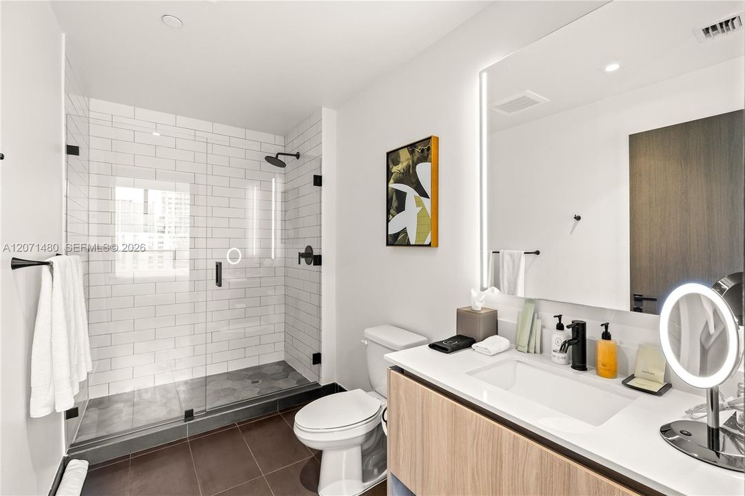 For Sale: $1,225,000 (3 beds, 3 baths, 1135 Square Feet)