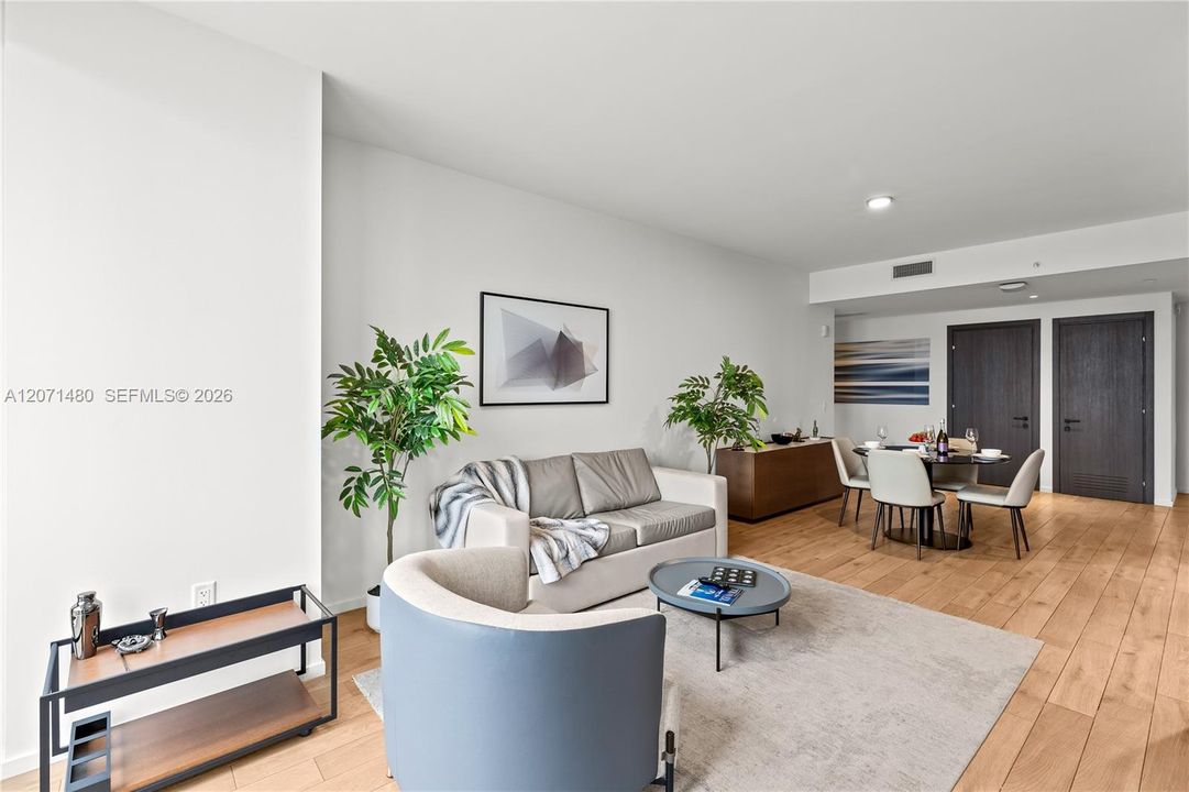 For Sale: $1,225,000 (3 beds, 3 baths, 1135 Square Feet)