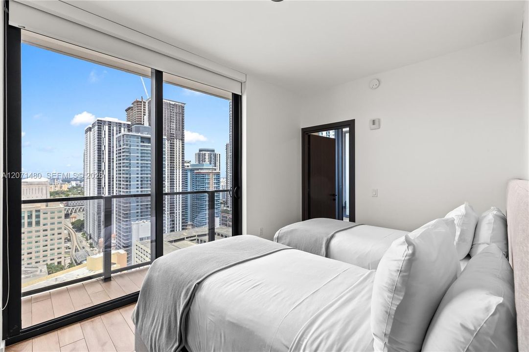 For Sale: $1,225,000 (3 beds, 3 baths, 1135 Square Feet)