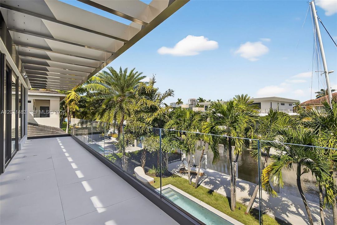 En Venta: $6,450,000 (4 camas, 5 baños, 3949 Pies cuadrados)