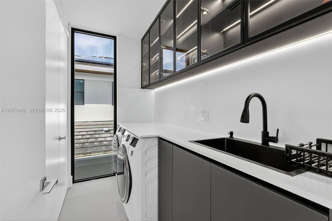 En Venta: $6,450,000 (4 camas, 5 baños, 3949 Pies cuadrados)