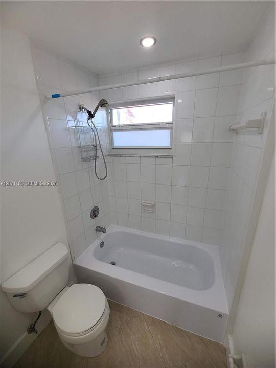 For Rent: $2,500 (1 beds, 1 baths, 697 Square Feet)