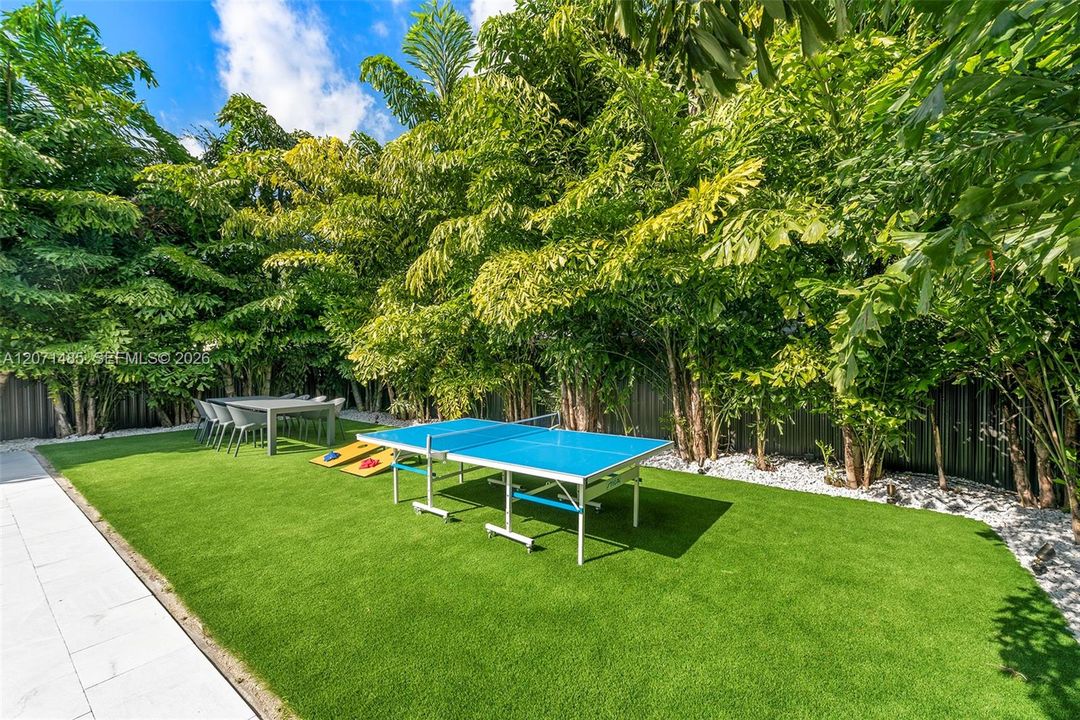 For Sale: $2,300,000 (5 beds, 3 baths, 2954 Square Feet)