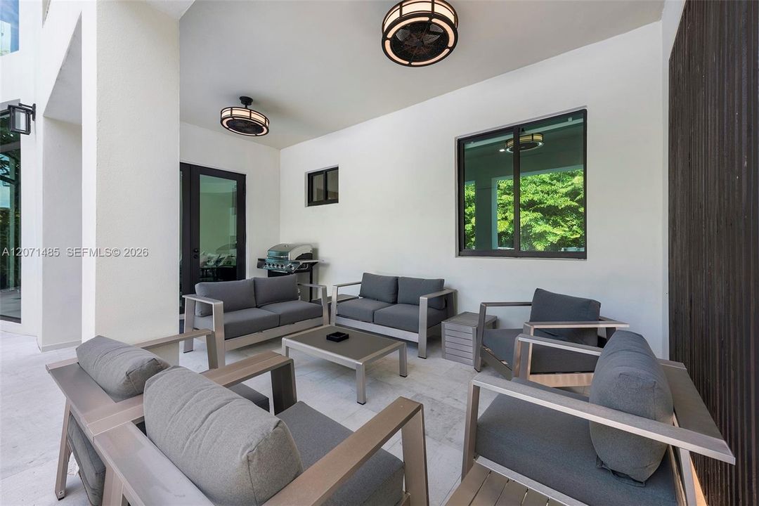 For Sale: $2,300,000 (5 beds, 3 baths, 2954 Square Feet)