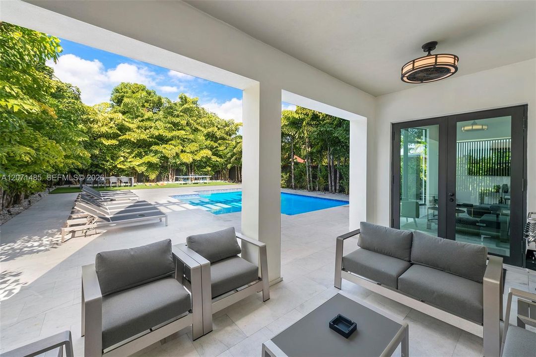For Sale: $2,300,000 (5 beds, 3 baths, 2954 Square Feet)