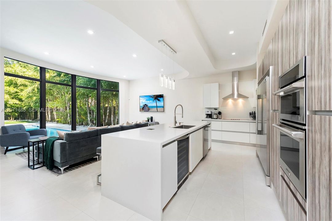 For Sale: $2,300,000 (5 beds, 3 baths, 2954 Square Feet)