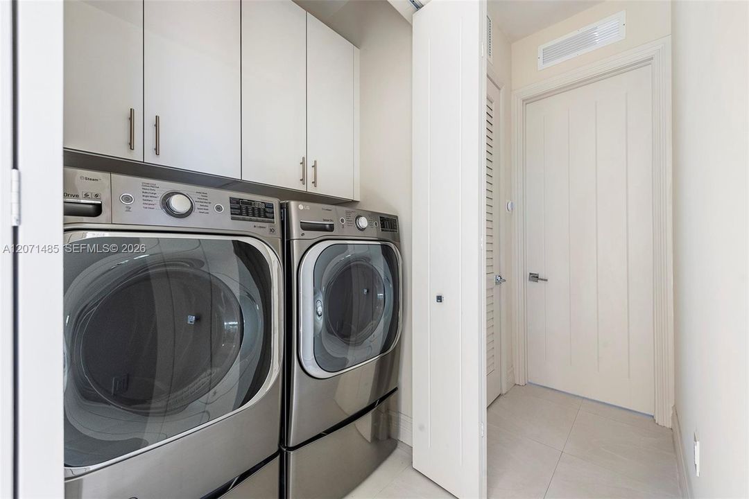 For Sale: $2,300,000 (5 beds, 3 baths, 2954 Square Feet)