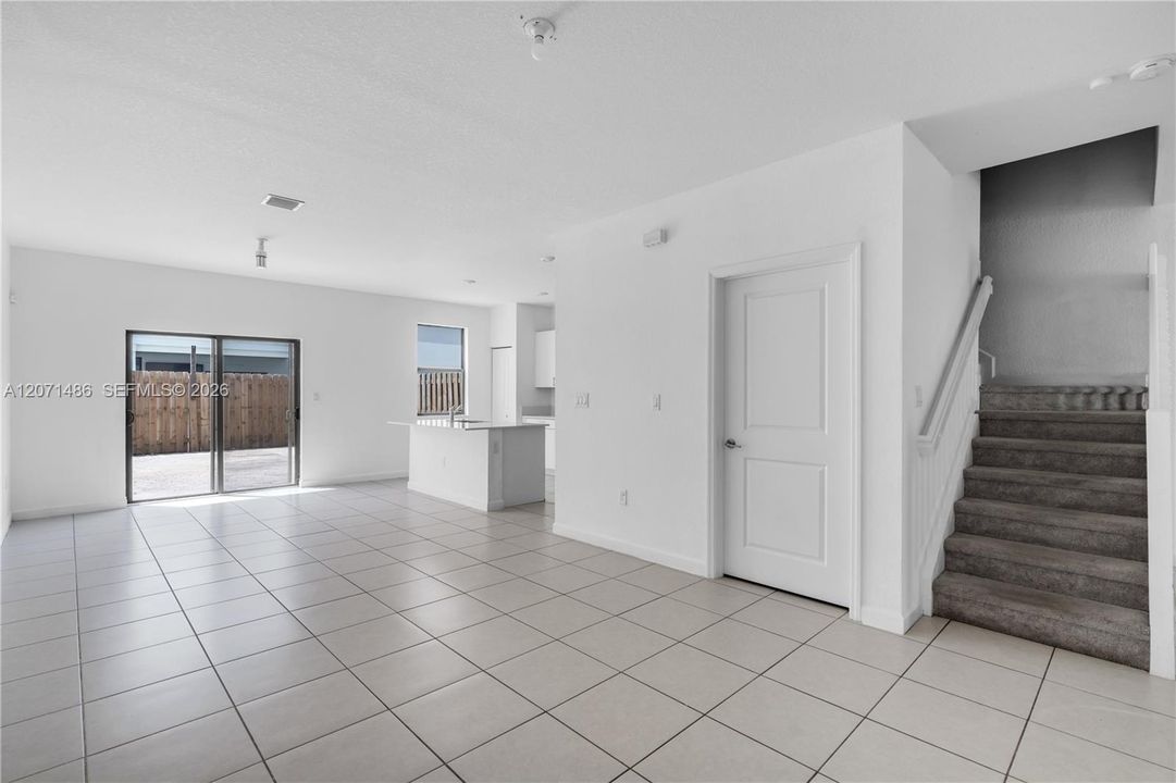 For Sale: $499,000 (3 beds, 2 baths, 1827 Square Feet)