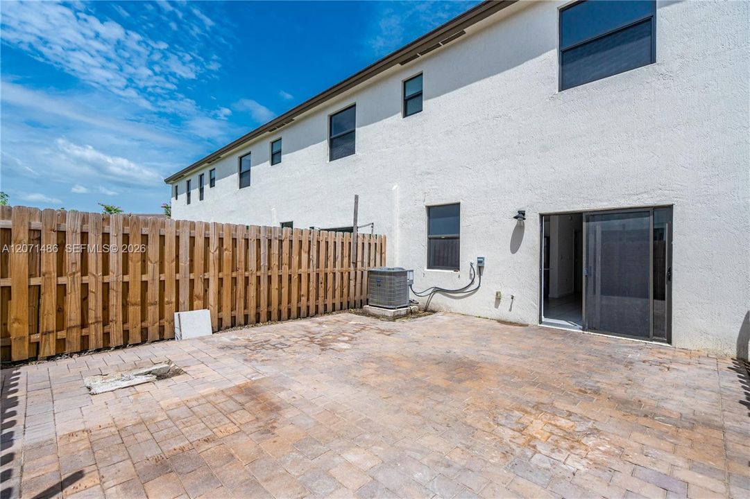 For Sale: $499,000 (3 beds, 2 baths, 1827 Square Feet)