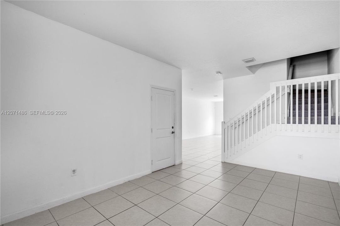 For Sale: $499,000 (3 beds, 2 baths, 1827 Square Feet)