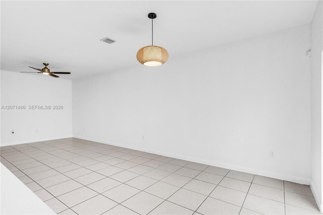 For Sale: $499,000 (3 beds, 2 baths, 1827 Square Feet)