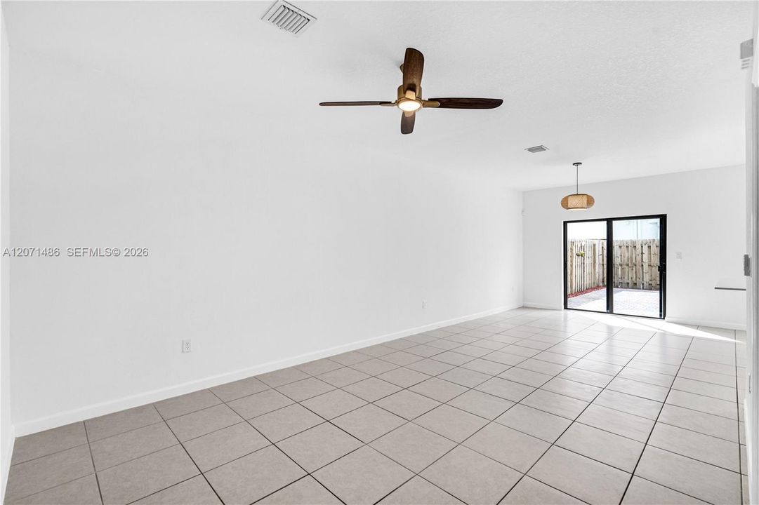 For Sale: $499,000 (3 beds, 2 baths, 1827 Square Feet)