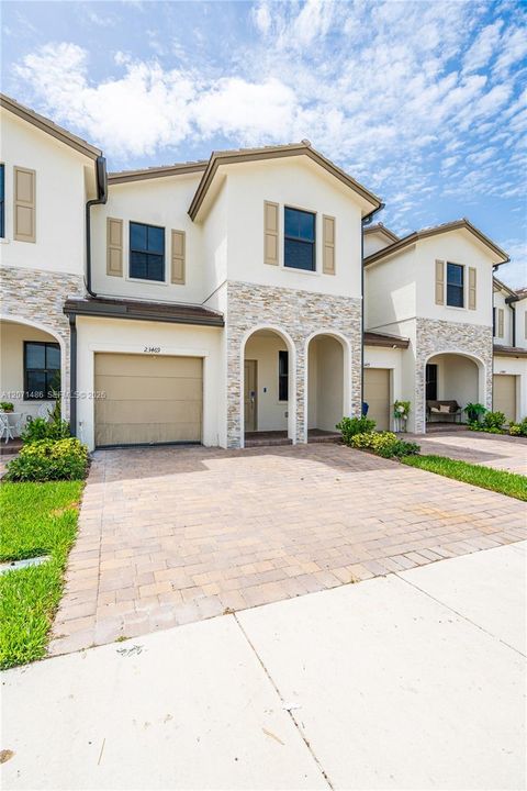 For Sale: $499,000 (3 beds, 2 baths, 1827 Square Feet)