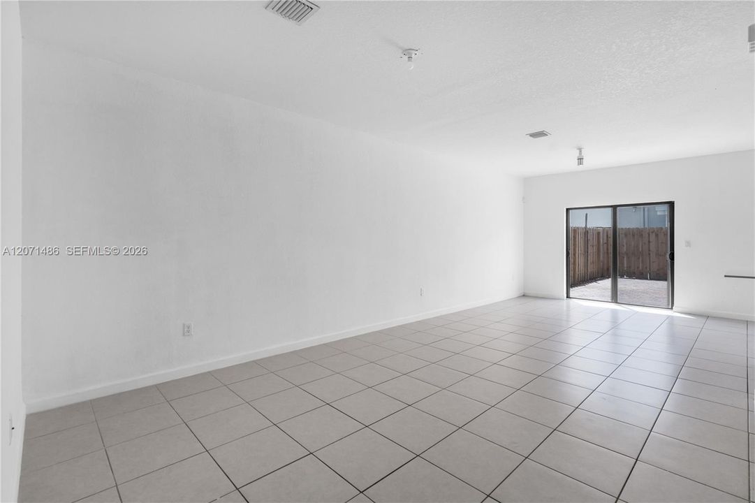 For Sale: $499,000 (3 beds, 2 baths, 1827 Square Feet)