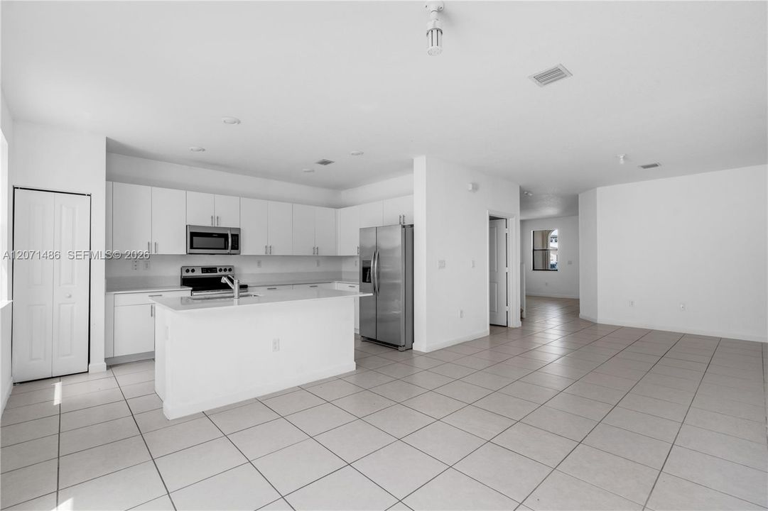For Sale: $499,000 (3 beds, 2 baths, 1827 Square Feet)
