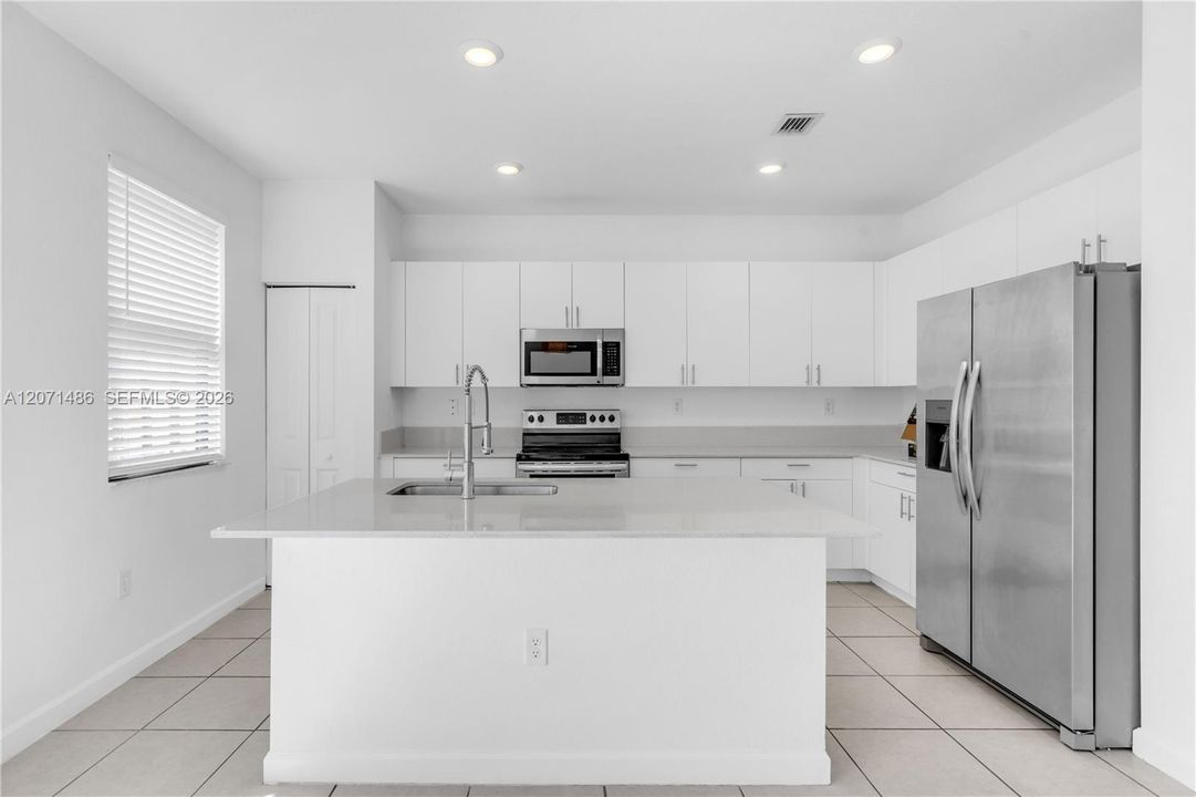 For Sale: $499,000 (3 beds, 2 baths, 1827 Square Feet)
