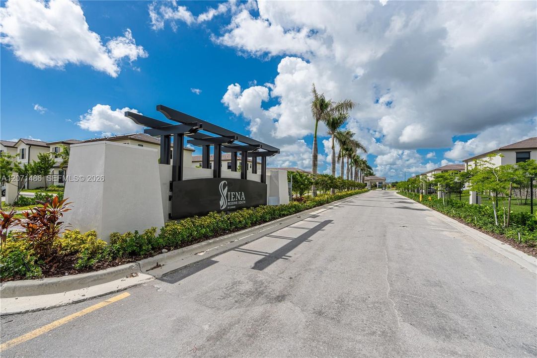 For Sale: $499,000 (3 beds, 2 baths, 1827 Square Feet)