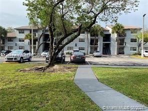 For Rent: $2,199 (2 beds, 2 baths, 976 Square Feet)