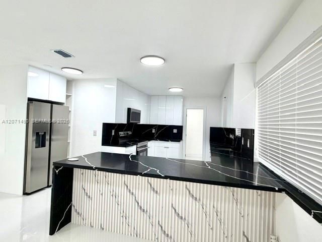 For Sale: $729,000 (6 beds, 3 baths, 2318 Square Feet)