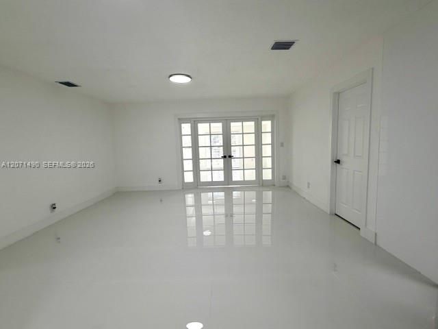 For Sale: $729,000 (6 beds, 3 baths, 2318 Square Feet)
