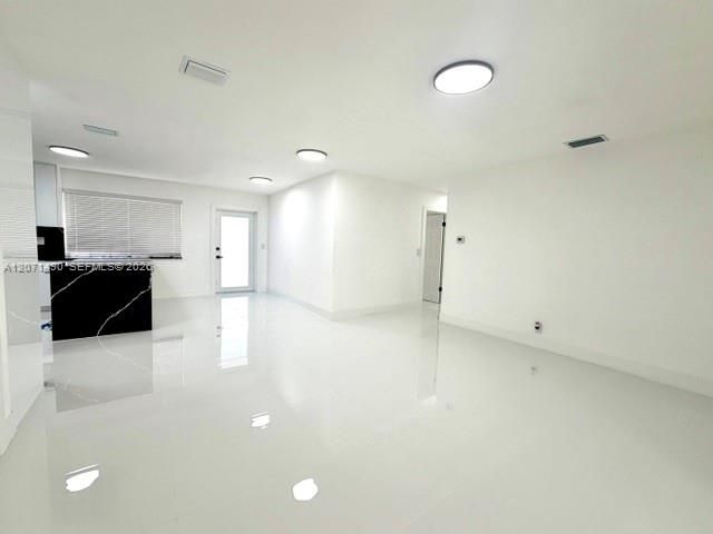 For Sale: $729,000 (6 beds, 3 baths, 2318 Square Feet)