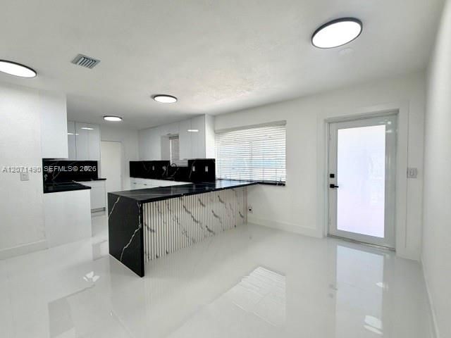 For Sale: $729,000 (6 beds, 3 baths, 2318 Square Feet)