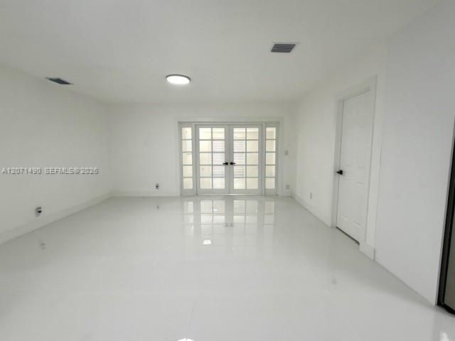 For Sale: $729,000 (6 beds, 3 baths, 2318 Square Feet)