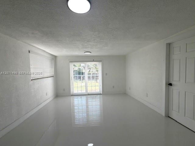For Sale: $729,000 (6 beds, 3 baths, 2318 Square Feet)