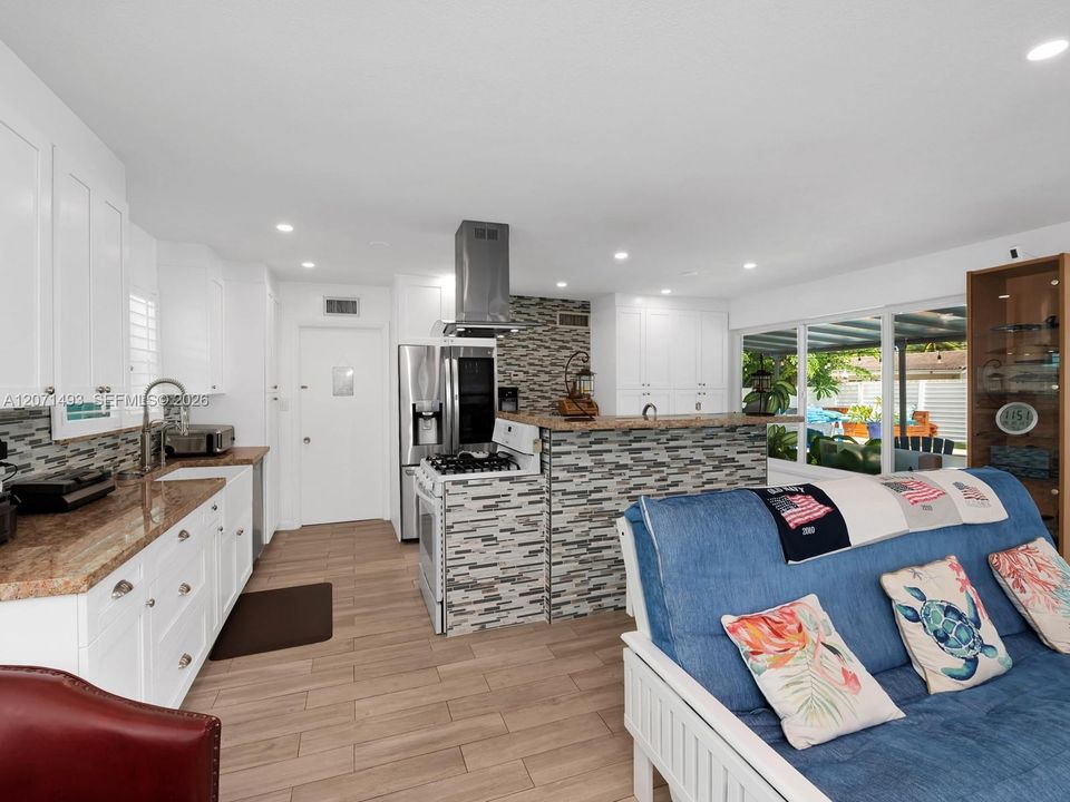 For Sale: $1,350,000 (3 beds, 2 baths, 1818 Square Feet)