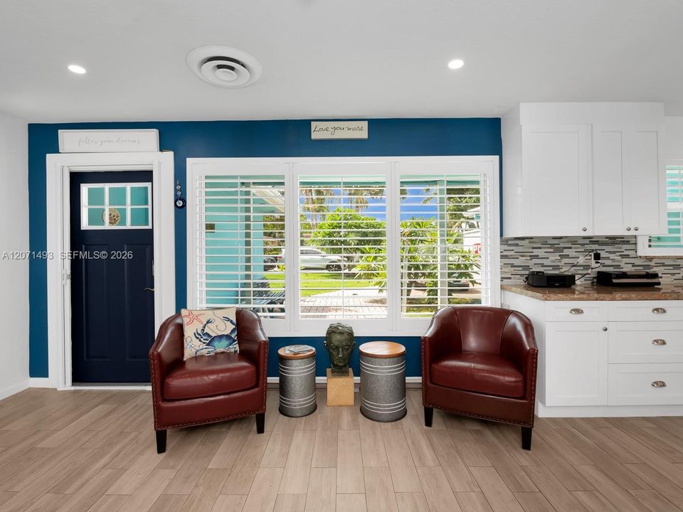 For Sale: $1,350,000 (3 beds, 2 baths, 1818 Square Feet)