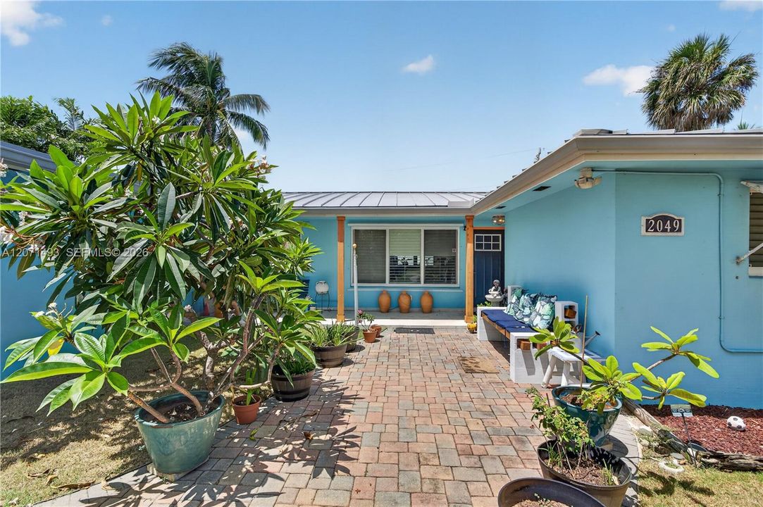 For Sale: $1,350,000 (3 beds, 2 baths, 1818 Square Feet)