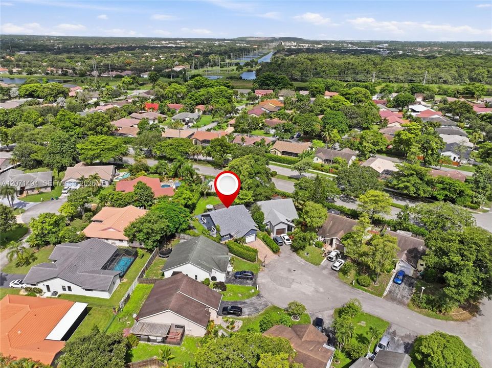 На продажу: $675,000 (4 спален, 2 ванн, 1540 Квадратных фут)