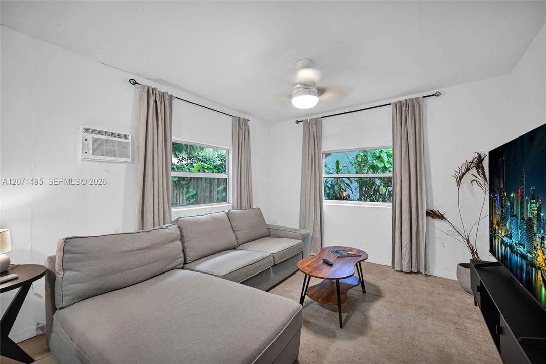 For Rent: $4,900 (3 beds, 2 baths, 1496 Square Feet)