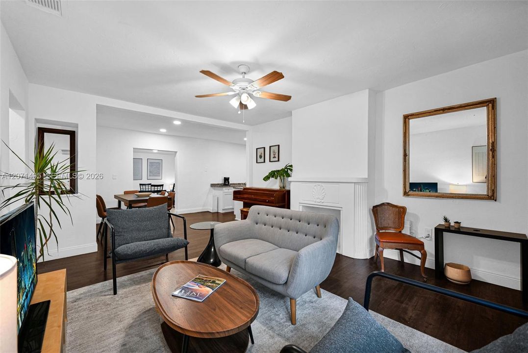 For Rent: $4,900 (3 beds, 2 baths, 1496 Square Feet)