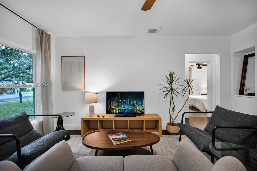 For Rent: $4,900 (3 beds, 2 baths, 1496 Square Feet)