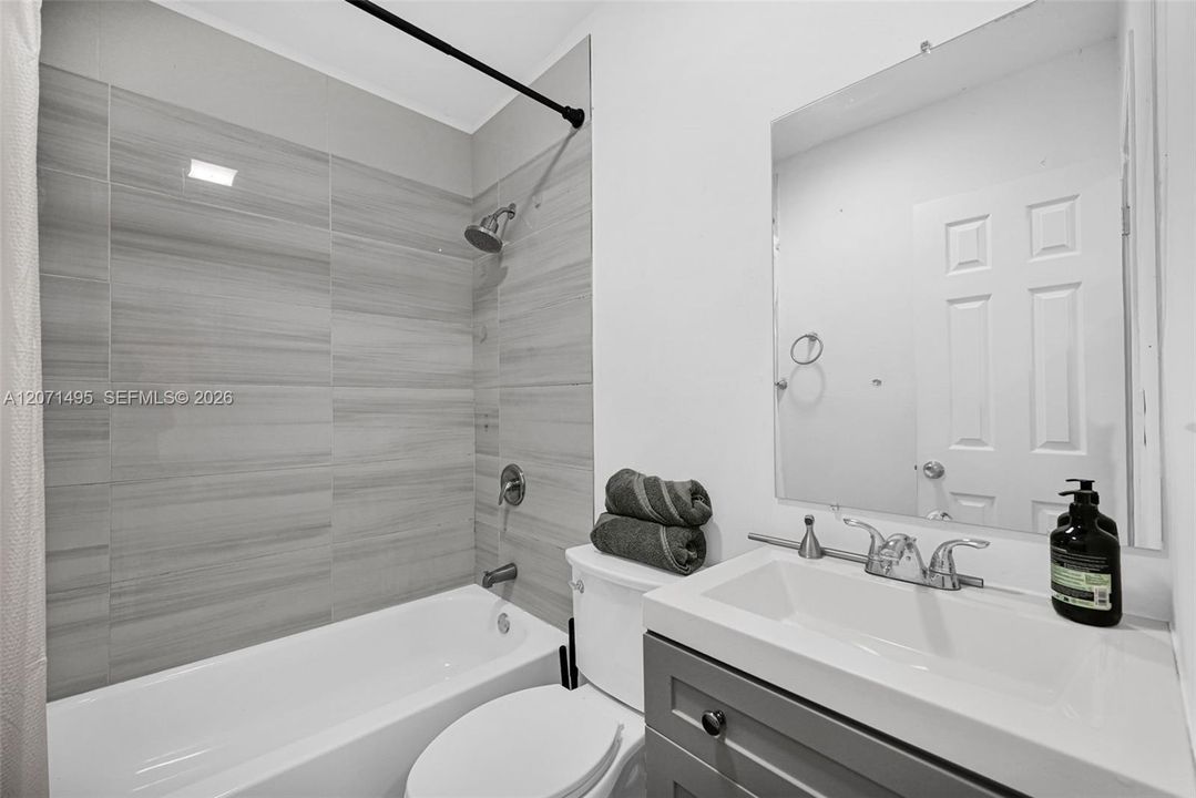 For Rent: $4,900 (3 beds, 2 baths, 1496 Square Feet)