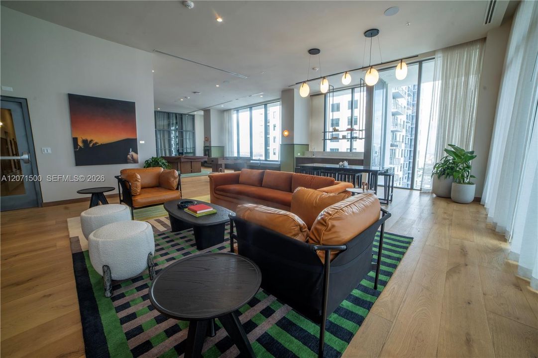 For Sale: $425,000 (0 beds, 1 baths, 430 Square Feet)