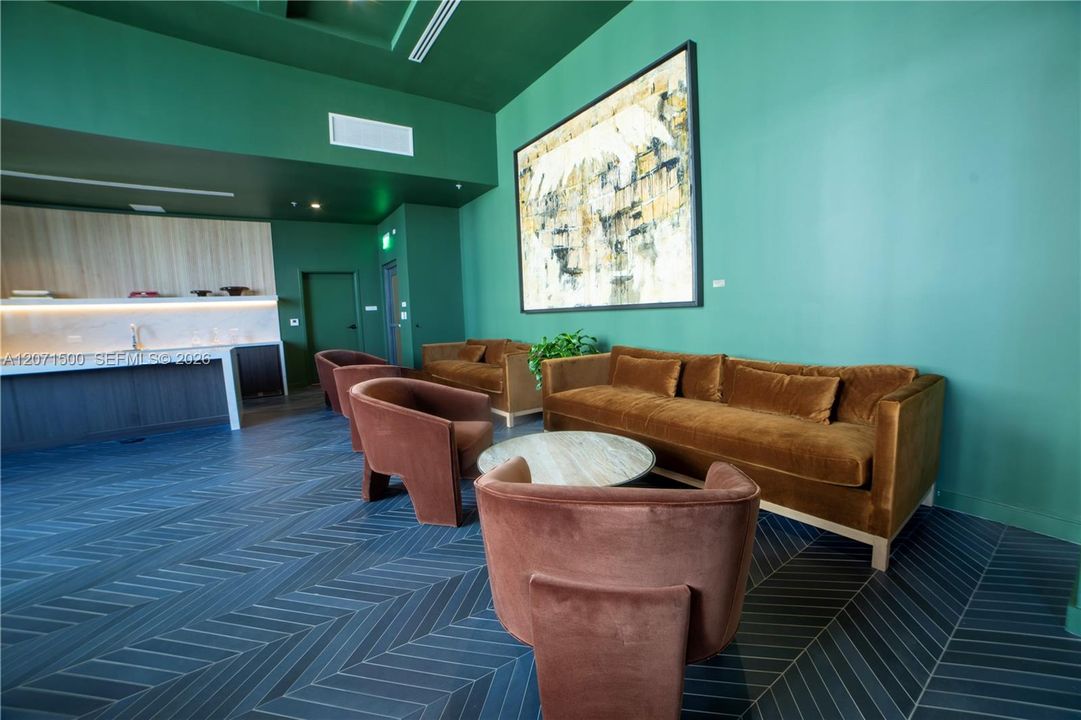 For Sale: $425,000 (0 beds, 1 baths, 430 Square Feet)