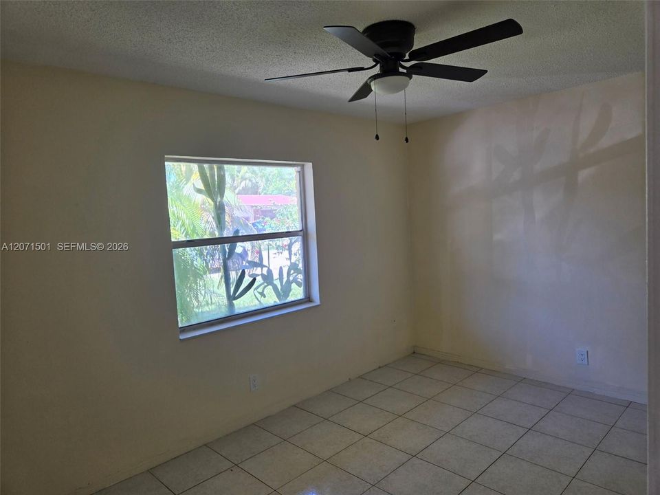For Rent: $2,100 (2 beds, 1 baths, 850 Square Feet)