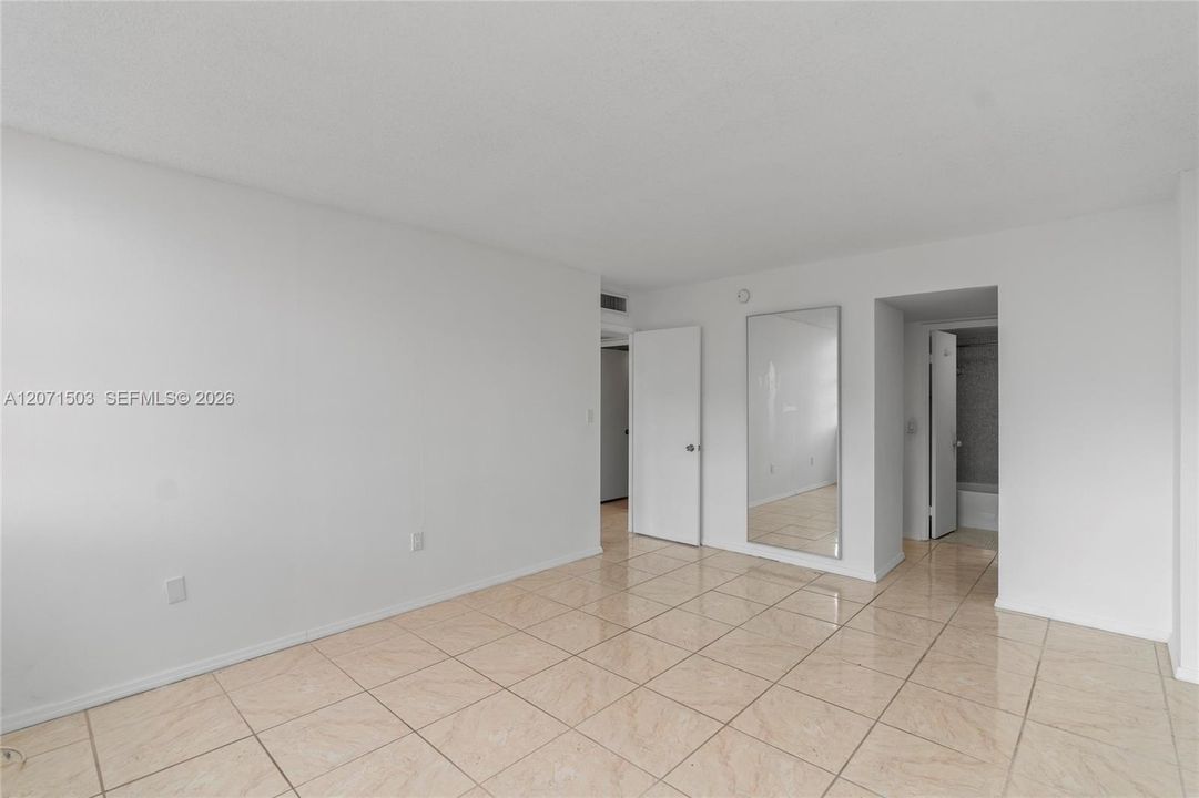 For Sale: $240,000 (2 beds, 2 baths, 1140 Square Feet)