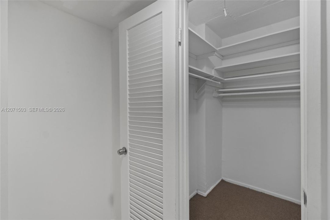 For Sale: $240,000 (2 beds, 2 baths, 1140 Square Feet)