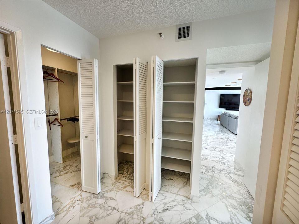 В аренду: $4,500 (2 спален, 3 ванн, 1521 Квадратных фут)