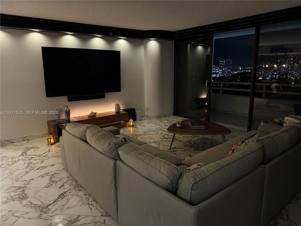 В аренду: $4,500 (2 спален, 3 ванн, 1521 Квадратных фут)