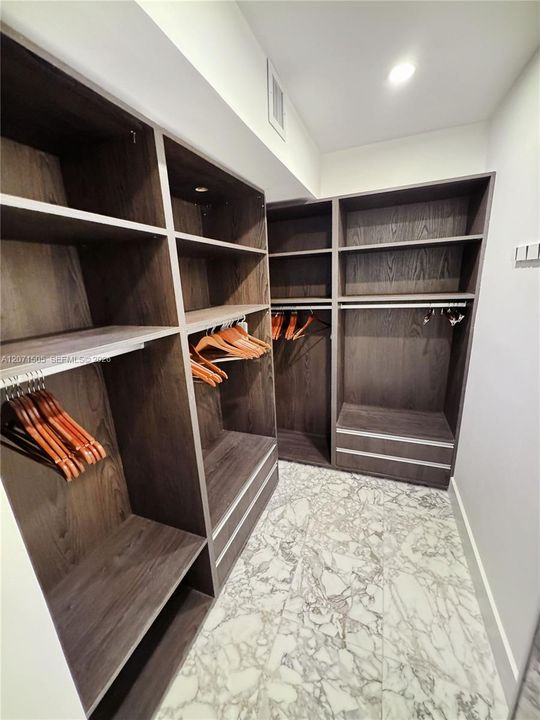 В аренду: $4,500 (2 спален, 3 ванн, 1521 Квадратных фут)