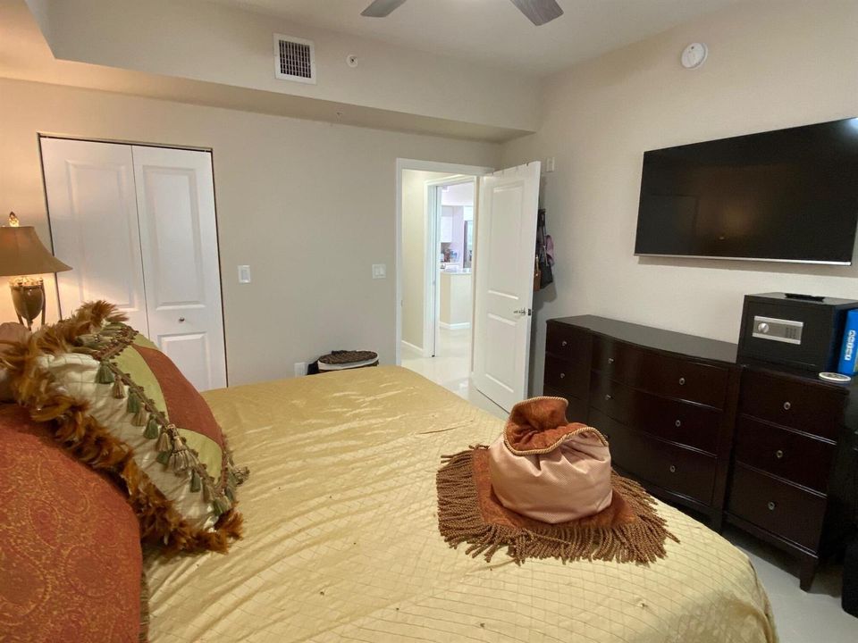 Astor Bedroom With Large TV