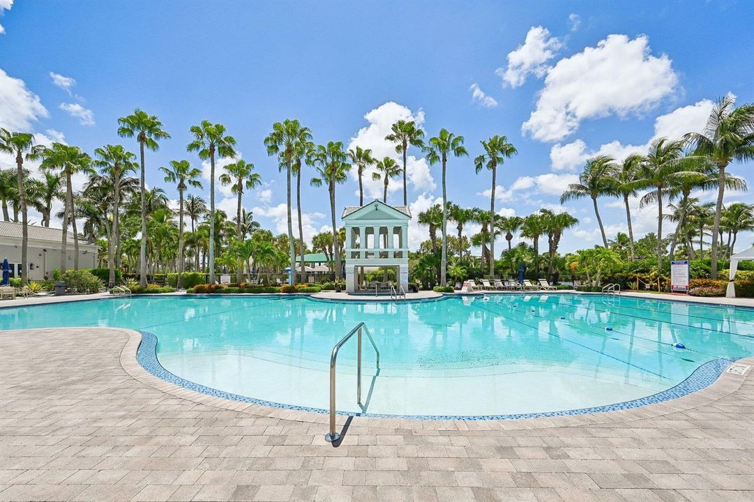 75-web-or-mls-Westmont Dr-0908-913