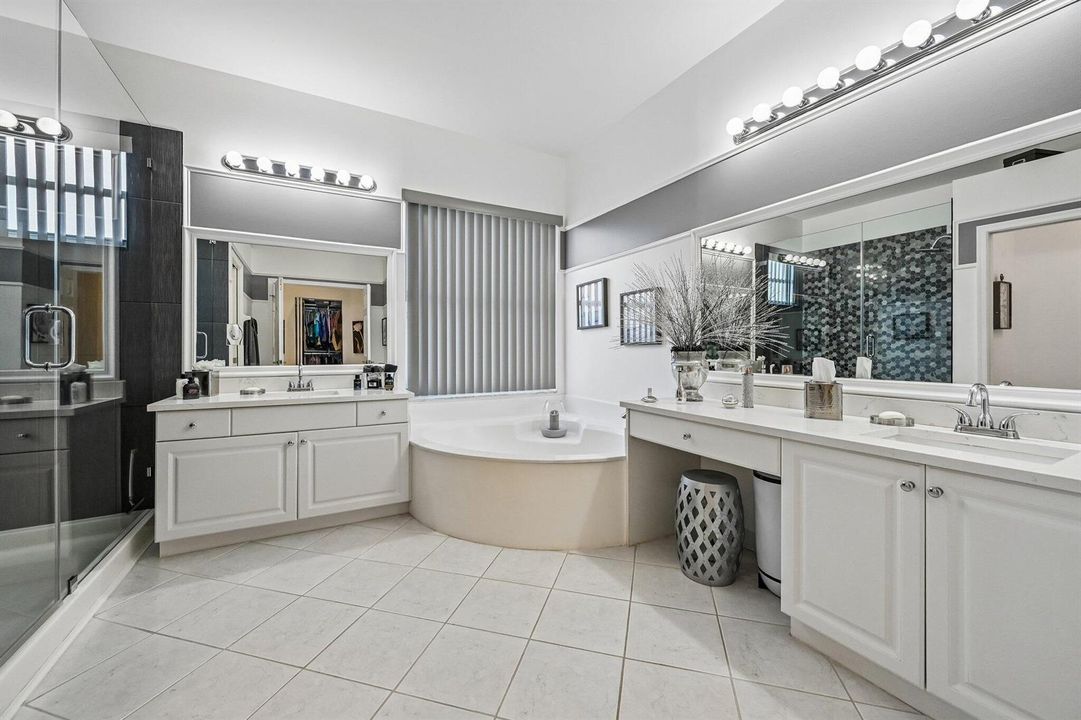 32-web-or-mls-Westmont Dr-S0908-032
