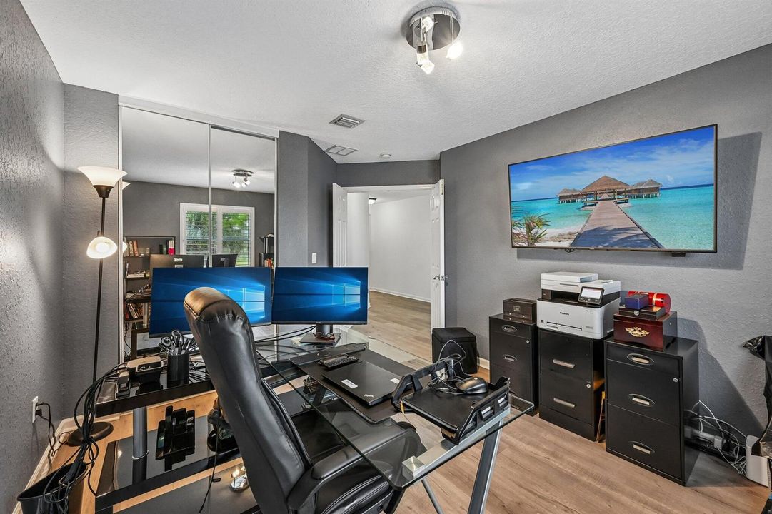 28-web-or-mls-Westmont Dr-S0908-028