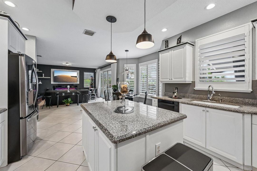17-web-or-mls-Westmont Dr-S0908-017
